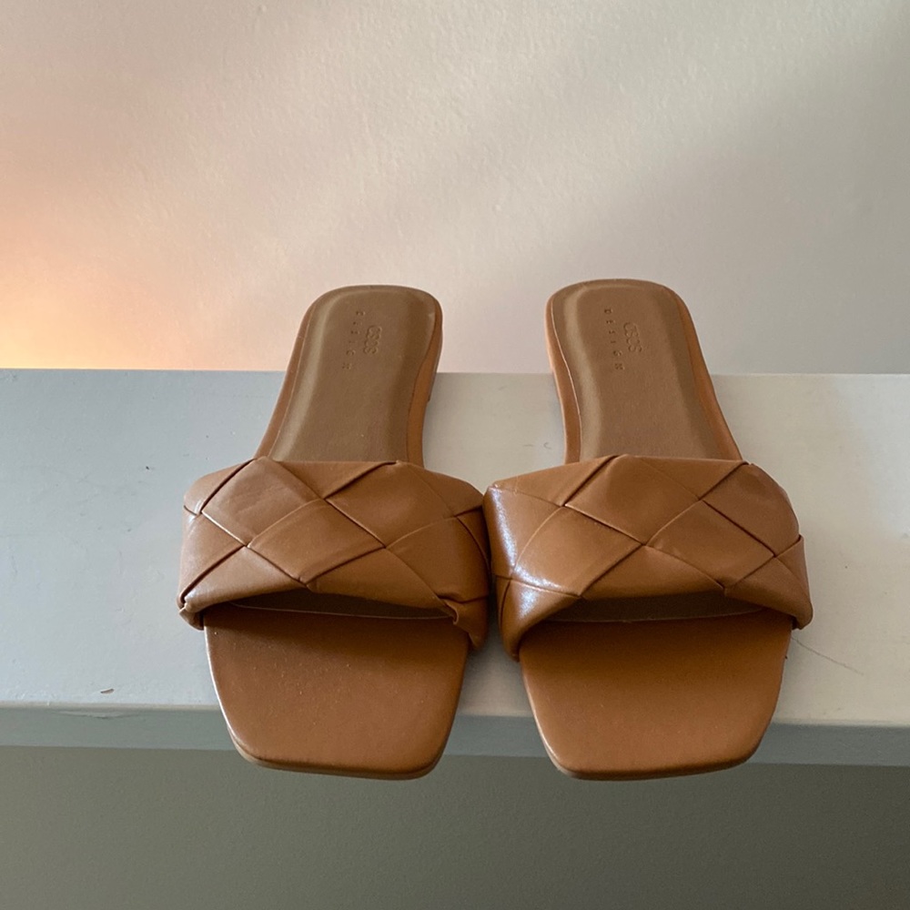 ASOS DESIGN Forty woven flat sandals in camel